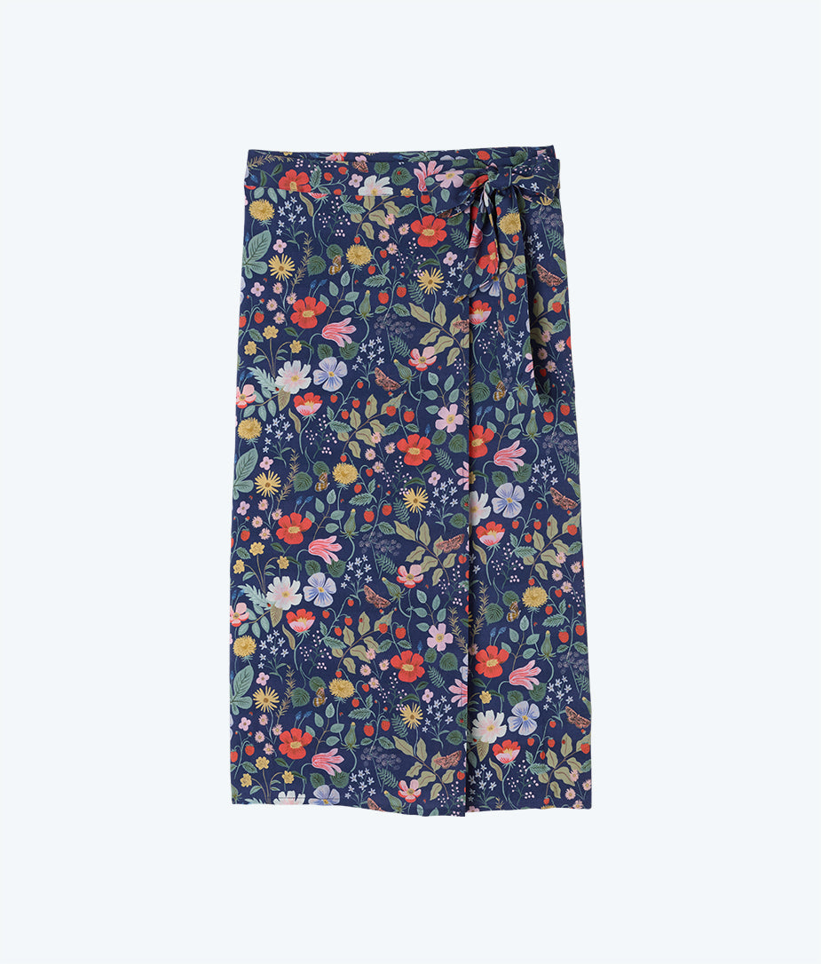 The Easy Breezy Voile Sarong - Strawberry Fields in Deep Sea